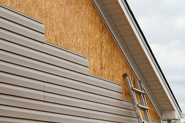Professional Siding Inspection technician working in Mount Royal, NJ